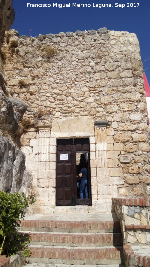 Castillo-Palacio de Zuheros - Castillo-Palacio de Zuheros. Puerta de entrada