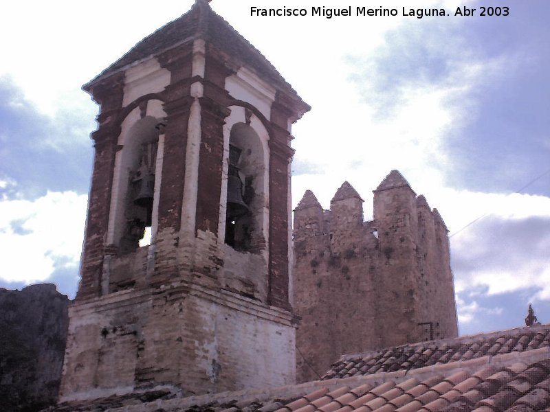 Iglesia de los Remedios - Iglesia de los Remedios. Campanario y torre de la muralla