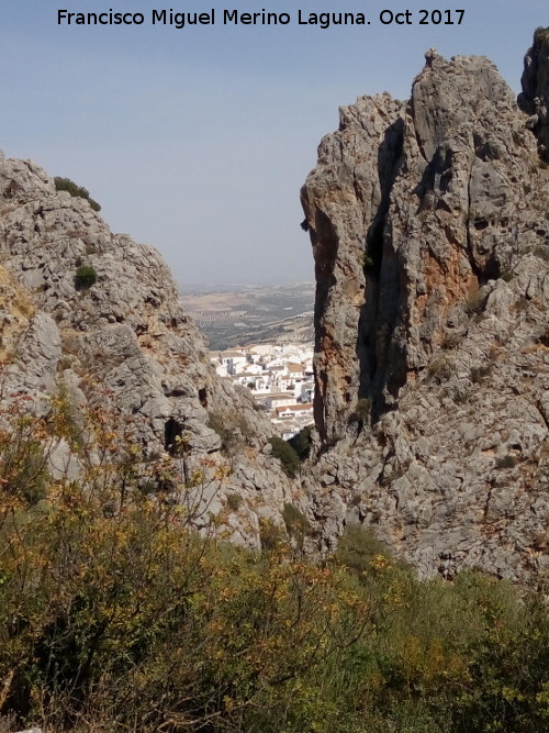 Can del Ro Bailn - Can del Ro Bailn. Zuheros desde el Can del Ro Bailn