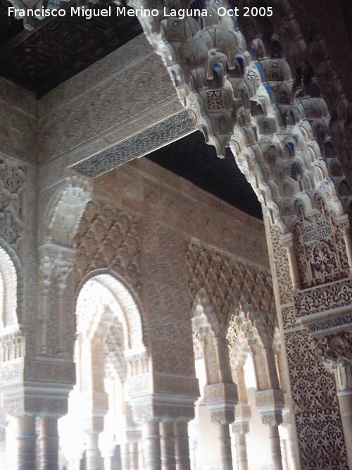 Alhambra. Patio de los Leones - Alhambra. Patio de los Leones. Desde la Sala de los Mocrabes