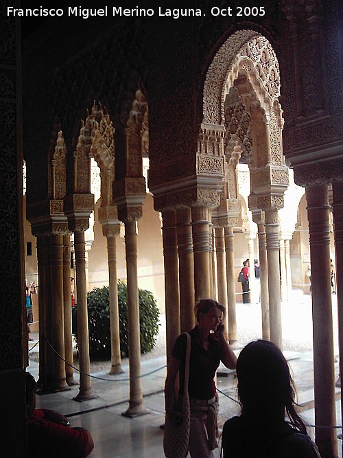 Alhambra. Patio de los Leones - Alhambra. Patio de los Leones. 