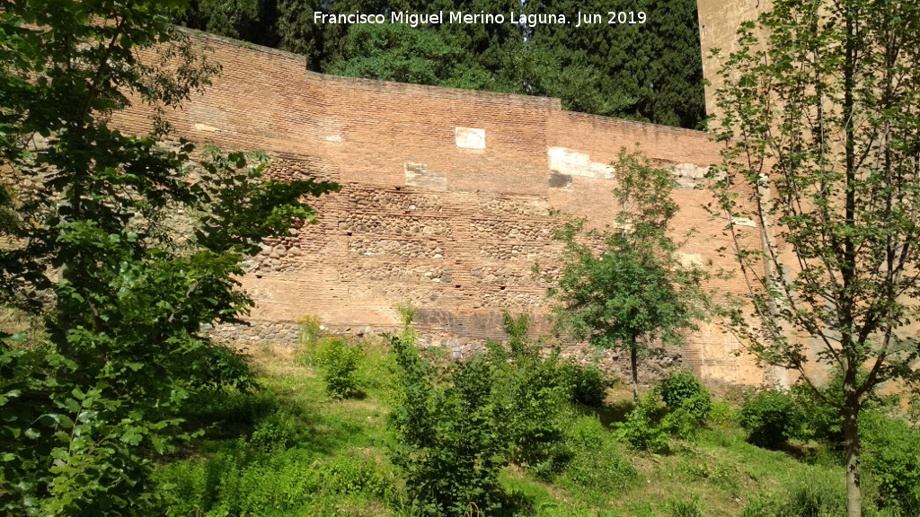 Alhambra. Torre de la Cautiva - Alhambra. Torre de la Cautiva. Lienzo izquierdo extramuros