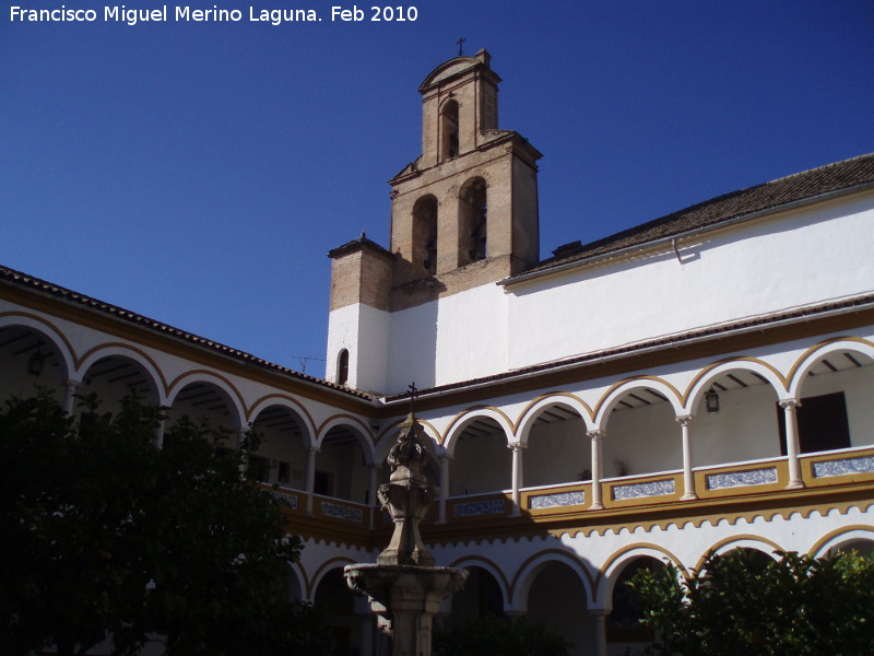 Convento de la Madre de Dios - Convento de la Madre de Dios. Espadaa desde el patio