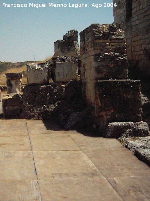 Segbriga. Teatro - Segbriga. Teatro. Muros del escenario