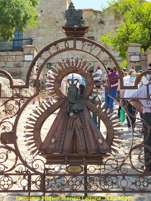 Virgen de la Cabeza - Virgen de la Cabeza. Valla del Santuario