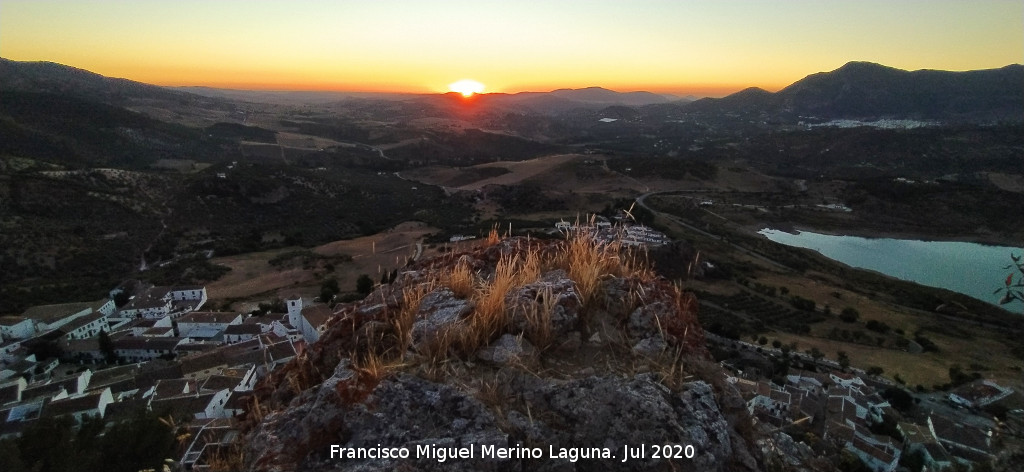 Ocaso - Ocaso. Desde la Villa Medieval de Zahara de la Sierra