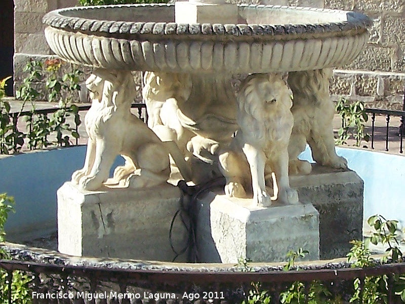 Fuente de la Plaza de Espaa - Fuente de la Plaza de Espaa. Leones