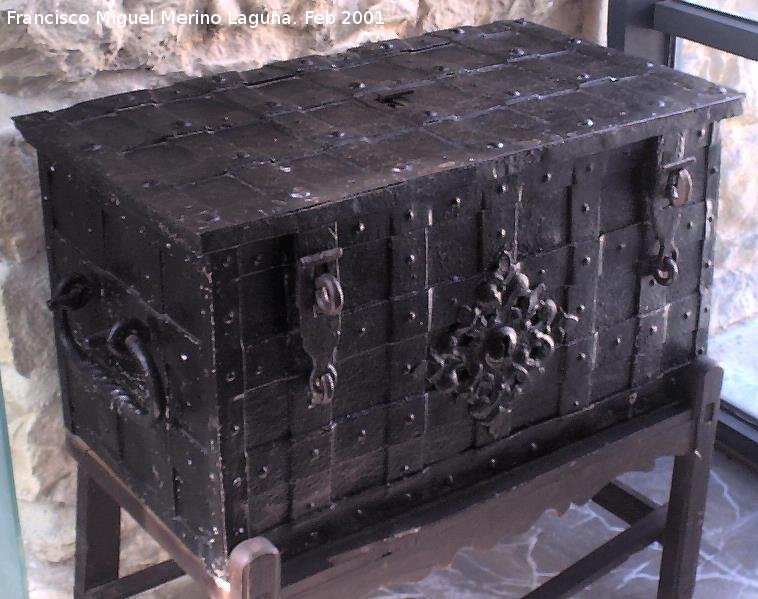 Castillo de Pallars - Castillo de Pallars. Caja de caudales o caja fuerte utilizada en la batalla de Lepanto