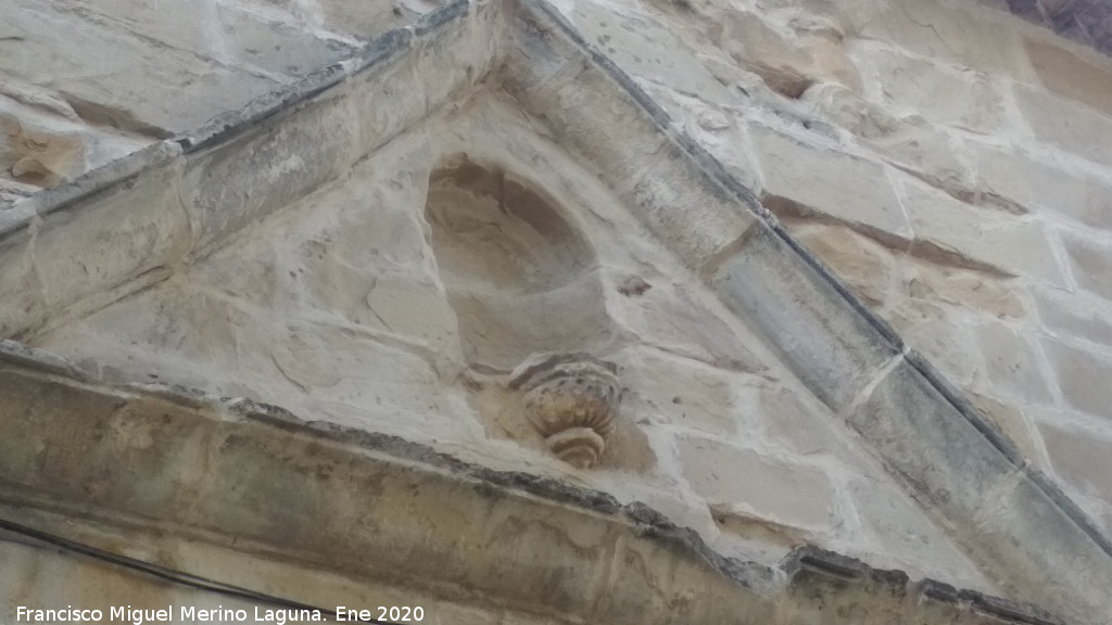 Capilla de Santa Ana - Capilla de Santa Ana. Front�n