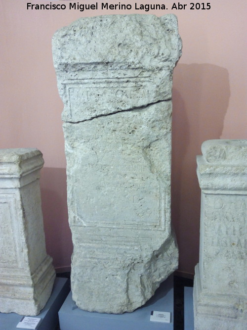 Oppidum Torrebenzal - Oppidum Torrebenzal. Pedestal con inscripcin siglo II. Museo Provincial