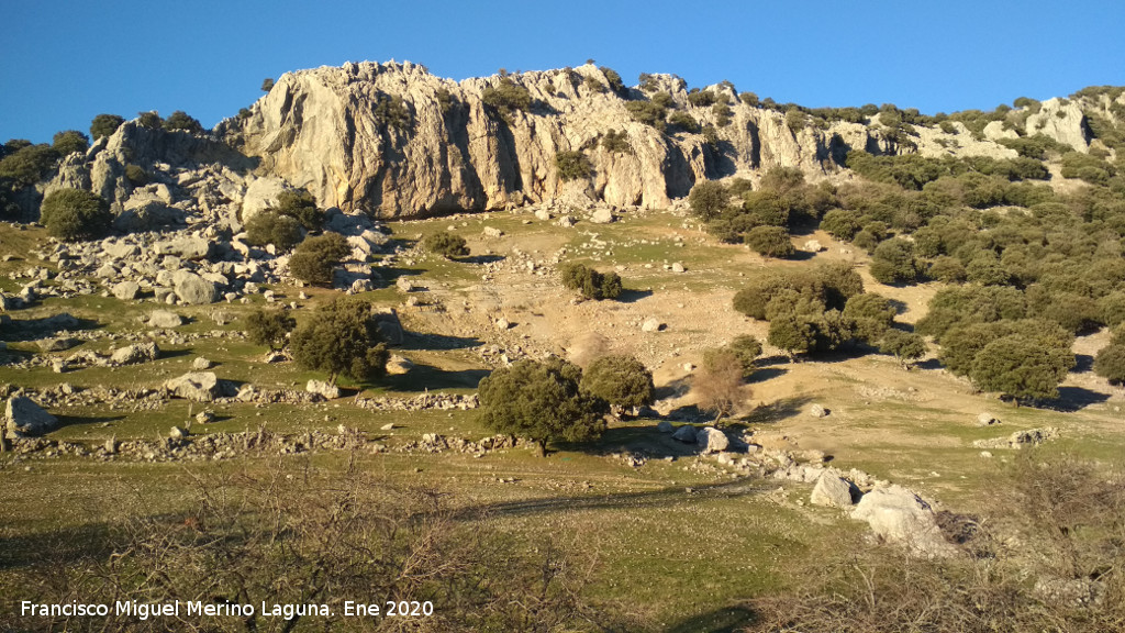 Lomas de Carboneros - Lomas de Carboneros. Abrigo de Carboneros
