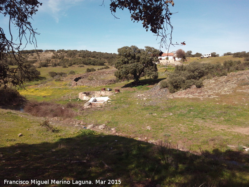 Lavadero de La Cndila - Lavadero de La Cndila. El cortijo, el corral y el lavadero