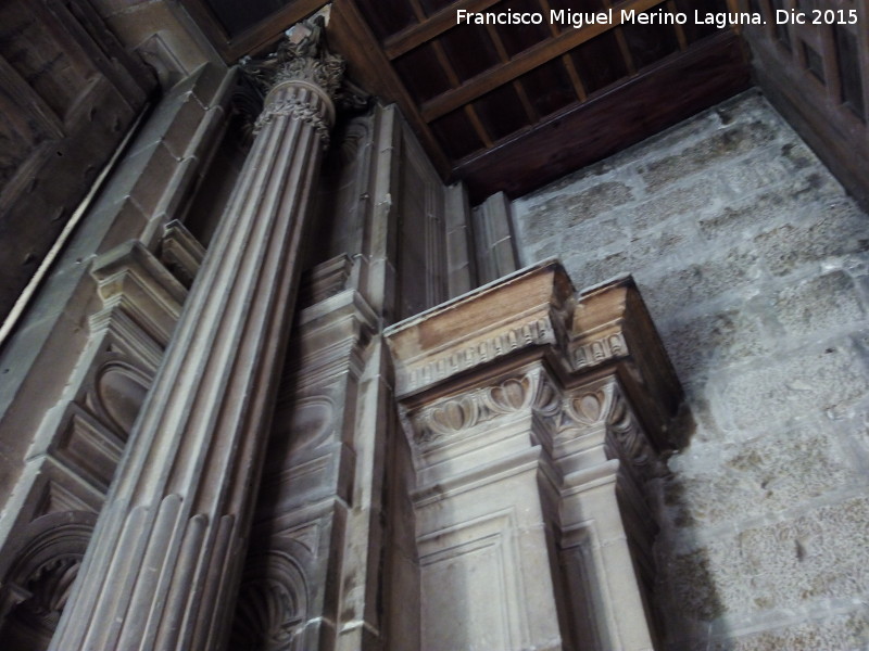 Catedral de Jan. Fachada Sur Interior - Catedral de Jan. Fachada Sur Interior. Esquina del zagun