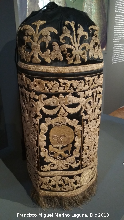 Catedral de Jan. Sacrista - Catedral de Jan. Sacrista. Manga procesional 1566-1576