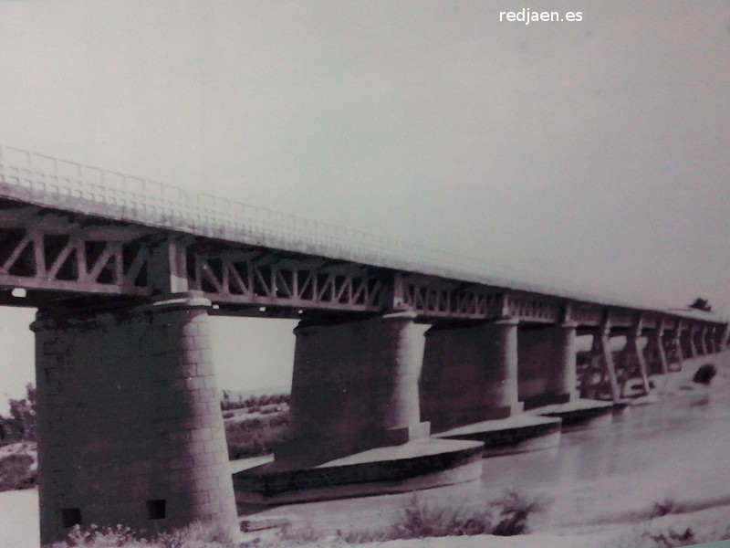 Puente de Villanueva de la Reina - Puente de Villanueva de la Reina. Foto antigua. Puente recien terminado