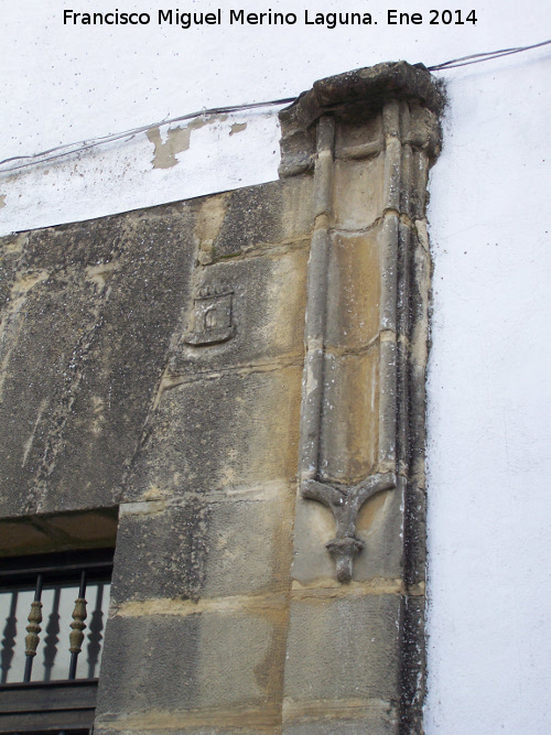 Casa de la Calle Alta n 4 - Casa de la Calle Alta n 4. Pilastra