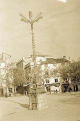 Farola de San Agustn. Foto antigua. En la Plaza de Santa Mara
