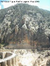 Pantano del Quiebrajano. Cerro en que se apoya la presa