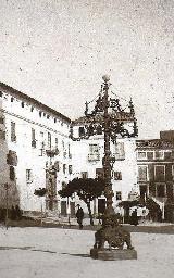 Plaza de Santa Mara. Foto antigua de la Farola de la Magdalena