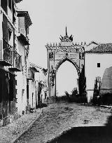 Muralla de Jan. Puerta Barrera. Foto de la Biblioteca Nacional 