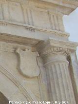 Escudo derecho Convento de la Santa Cruz. Escudo derecho