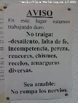 Curiosidades. Cartel en el Ayuntamiento de Begjar