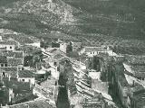 Muralla de Jan. Torren del Conde de Torralba. Foto antigua. Desde el Cerro Tambor. Fotografa de Jaime Rosell Caada. Archivo IEG