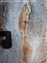 Pinturas rupestres de la Cueva de Ro Fro. Pintura en grieta