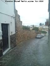 Calle Adarve. Muralla