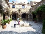 Palacio de los Seores De La Chica. Patio