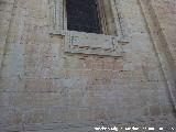 Catedral de Jan. Vtores. Restos de vtores bajo la ventana izquierda de la fachada