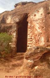 Oratorio visigodo de Valdecanales. Escalones