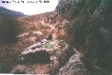 Cueva del Agua de La Toba. Sendero de la cueva