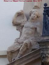 Palacio de los Venegas de Henestrosa. Figura izquierda