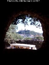 Casa Cueva de la Roca. Ventana con vistas a la Mota