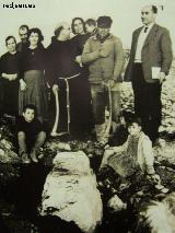 Museo de Arqueologa de San Antonio de Padua. Foto antigua de Fray Alejandro con sus descubrimientos