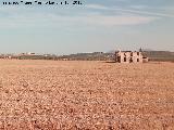 Cortijo de Alczar. Al fondo a la izquierta Torre de Alczar