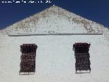 Hacienda San Jos. Ventanas con rejas y tejadillo