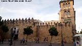 Muralla de la Calle Cairun. Esquina con el Campo Santo de los Mrtires