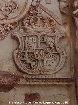 Torres de la Fundacin. Escudo de Carlos III