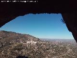 Pinturas rupestres de la Serrezuela de Pegalajar III. Vistas de La Guardia desde el interior del abrigo