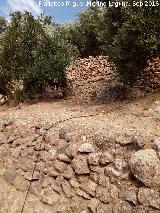 Castillo de Cllar. Bancales hechos con las piedras del castillo