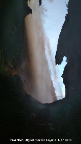 Parque Natural del Monasterio de Piedra. Cascada Cola de Caballo. Desde la cueva