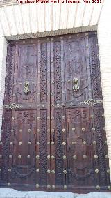 Casa del Judo. Puerta de clavazn