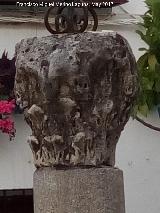Cruz de las Flores. Capitel