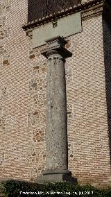 Alhambra. Columna de Santa Mara de la Alhambra. 