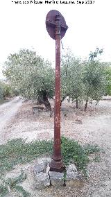 Casera de Torres. Farola de hierro fundido