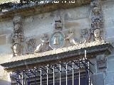 Palacio del Marqus de Mancera. Relieves sobre la ventana lateral inferior de la torre