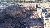 Ruinas romanas del Castro de la Malena. Muro antiguo a la izquierda y ms reciente a la derecha