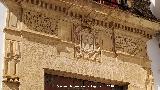 Ayuntamiento de Arcos de la Frontera. Inscripci�n y escudo